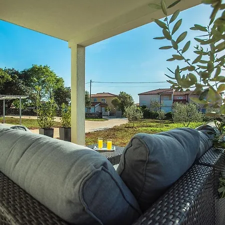 House Bellissima 度假居 沃德年