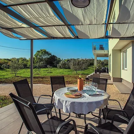 House Bellissima וודניאן