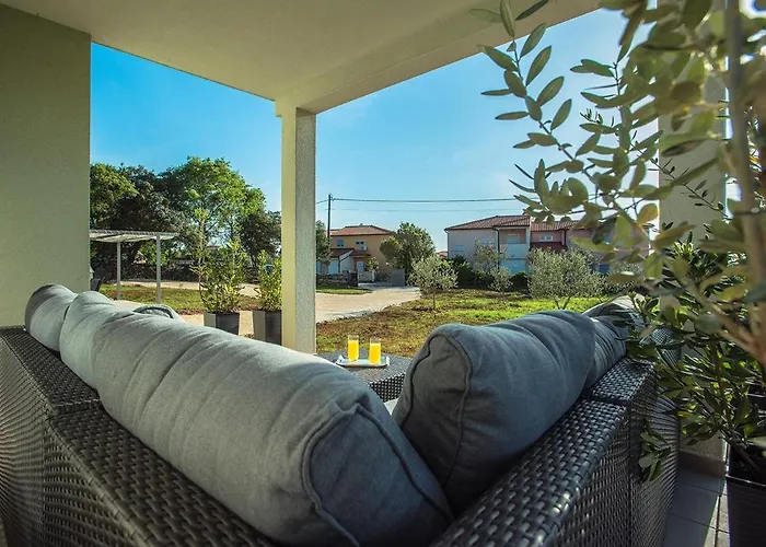 House Bellissima 度假居 沃德年